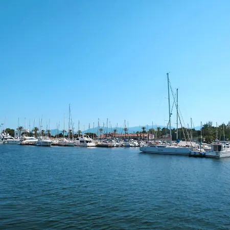 Port D'attache.8 *