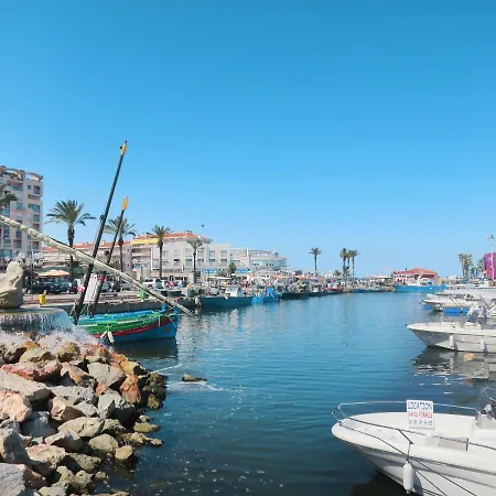 Port D'attache.8 Apartment